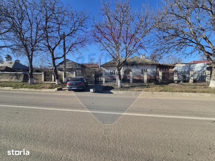 Casă cu 4 camere cu Teren 4700 Mp în Parincea