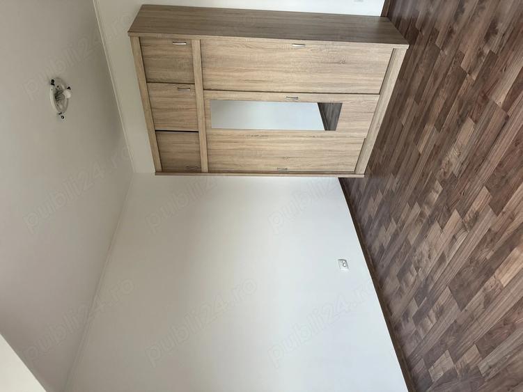 Apartament cu 3 camere semidecomandat, mobilat în Lipovei