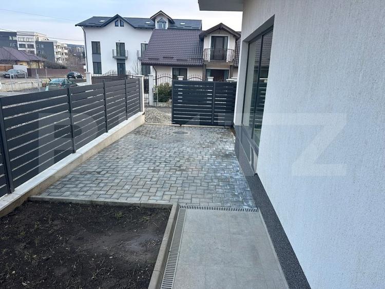 Duplex cu 4 camere cu Canalizare în Bucium