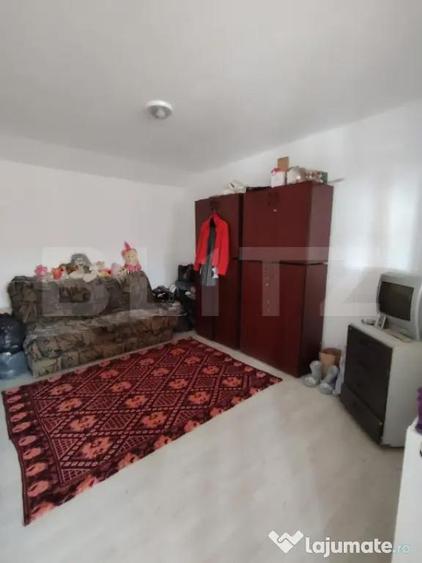 Casă cu 4 camere cu Teren 884 Mp în Central