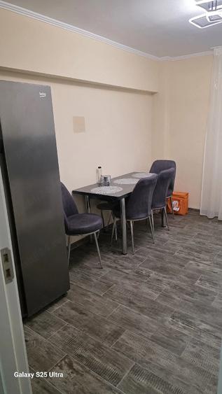 Apartament cu 3 camere decomandat în Horia
