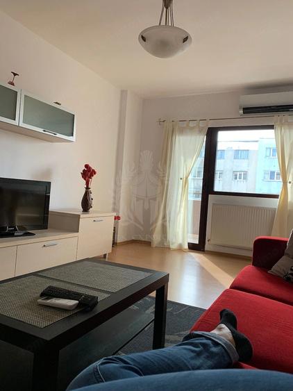 Apartament cu 2 camere decomandat, mobilat în Cantacuzino