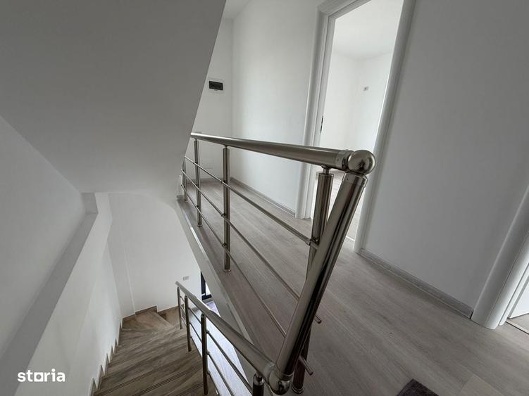 Casă cu 4 camere în Central