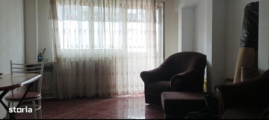 Apartament cu 2 camere decomandat în Republicii
