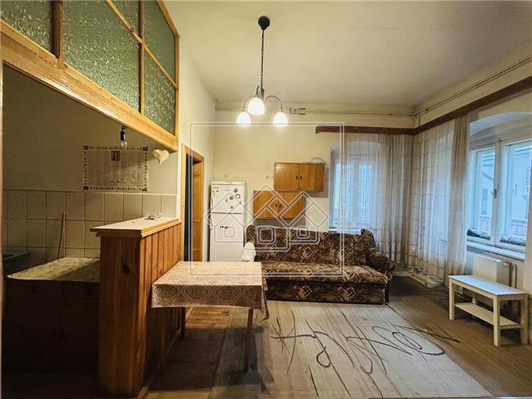 Apartament cu 2 camere nedecomandat în Ultracentral