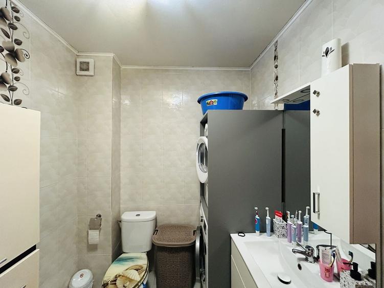 Apartament cu 3 camere semidecomandat în Șelimbăr