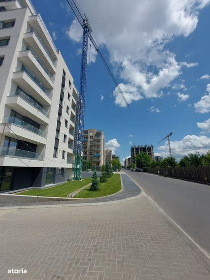 Apartament cu 2 camere decomandat în Tractorul
