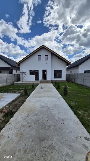 Casă cu 3 camere în Central