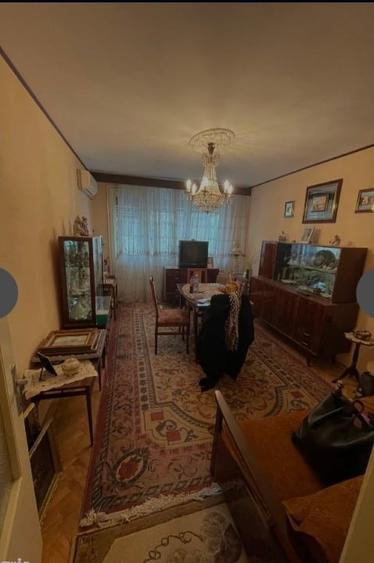 Apartament cu 3 camere decomandat în Mazepa 1
