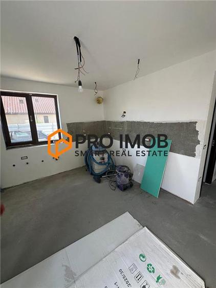 Duplex cu 4 camere cu Canalizare în Câmpineanca