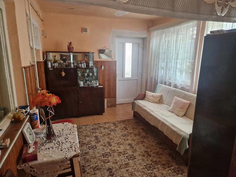 Casă cu 3 camere cu Teren 671 Mp în Central