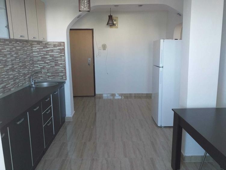Apartament cu 2 camere decomandat, mobilat în Titan