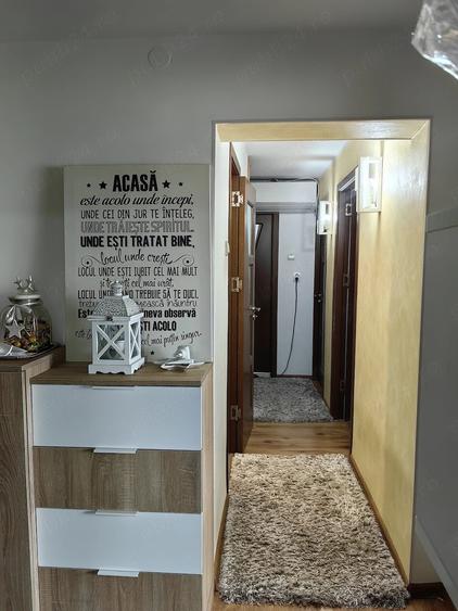 Apartament cu 4 camere decomandat, mobilat în Central