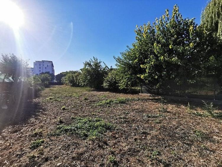 Teren Construcții intravilan de 1585 mp, în Ostroveni