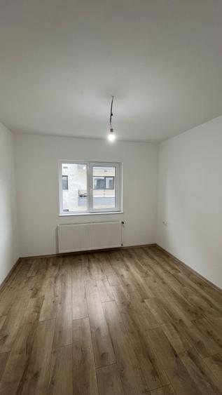 Apartament cu 4 camere decomandat în Independenței