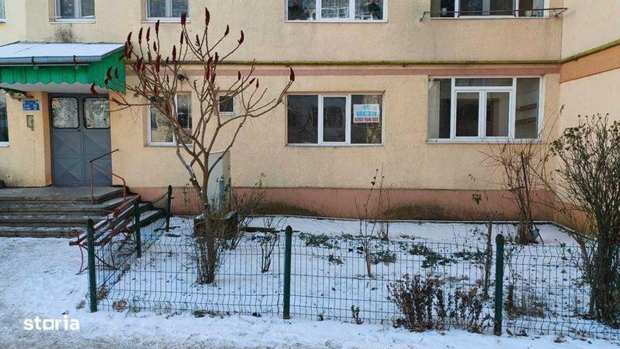 Apartament cu 2 camere semidecomandat în Fălticeni