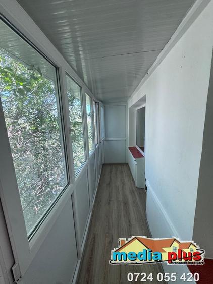 Apartament cu 3 camere semidecomandat în Micro 40