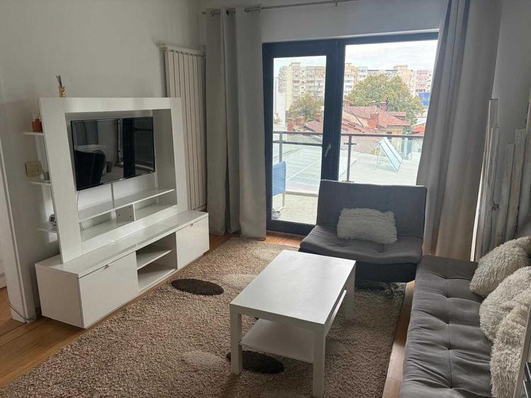 Apartament cu 2 camere semidecomandat în Nerva Traian