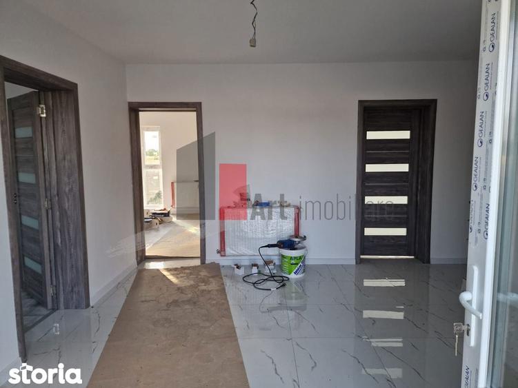 Casă cu 5 camere cu Canalizare în Central