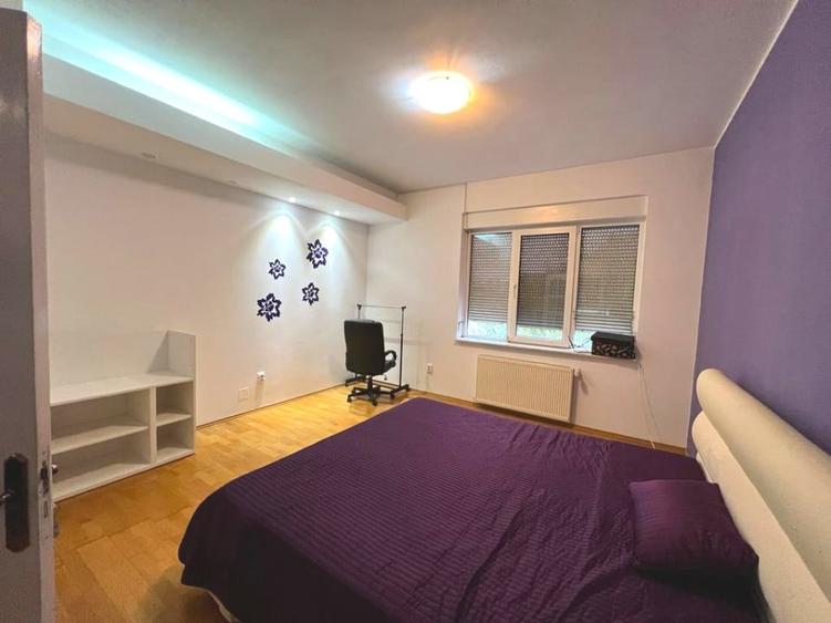 Casă individuală cu 10 camere cu Canalizare în Faleza Nord