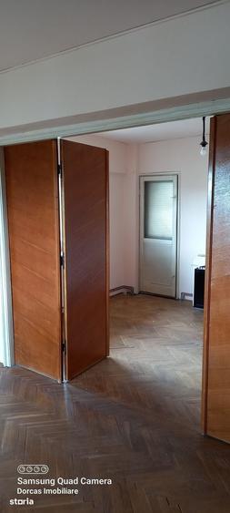 Apartament cu 4 camere decomandat în Ultracentral
