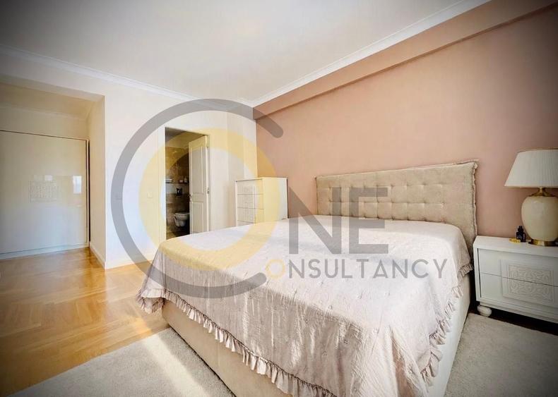 Apartament cu 5 camere decomandat, mobilat în Băneasa