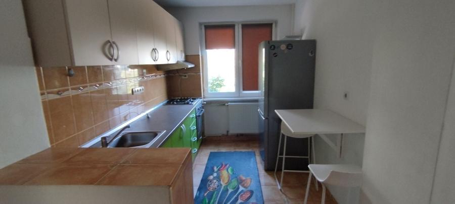 Apartament cu 2 camere decomandat în Medicină