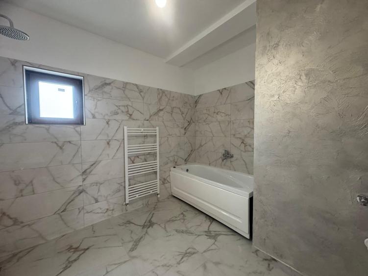 Casă individuală cu 3 camere cu Canalizare în Dragșina