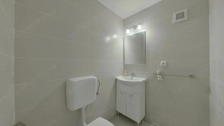 Casă cu 11 camere cu Canalizare în Micălaca