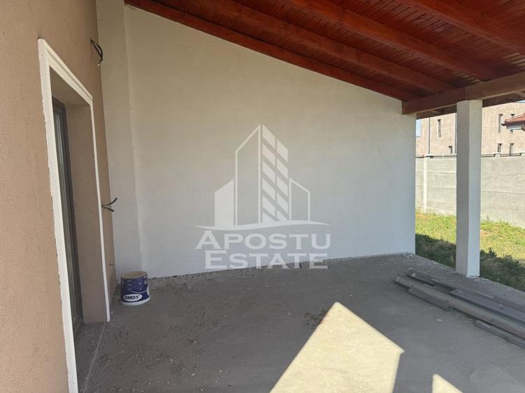 Casă cu 5 camere cu Teren 602 Mp în Ghiroda