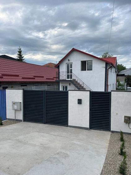 Casă cu 4 camere cu Teren 275 Mp în Central