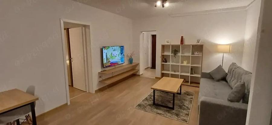 Apartament cu 2 camere semidecomandat în Sânpetru