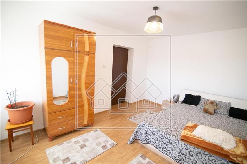 Apartament cu 2 camere decomandat în Vasile Aaron