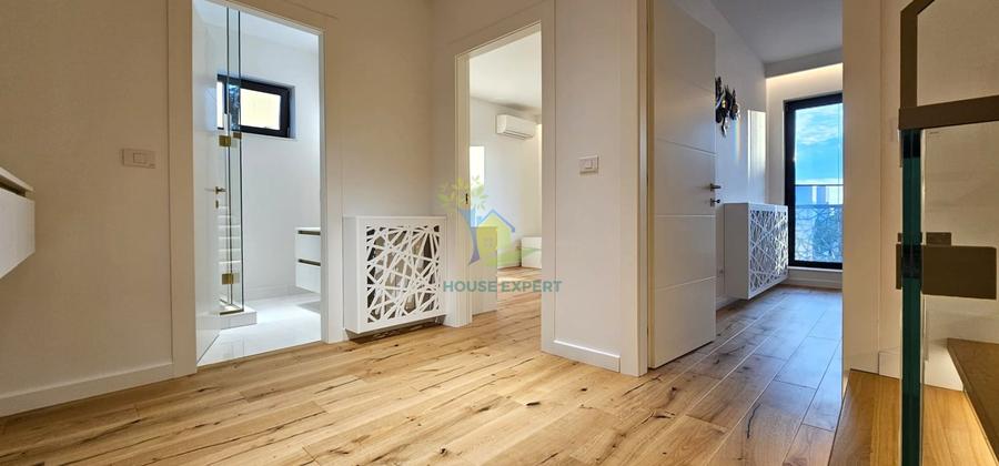 Duplex cu 5 camere cu Canalizare în Otopeni