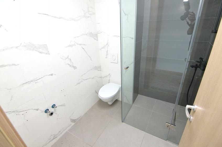 Apartament cu 5 camere decomandat, mobilat în Unirii