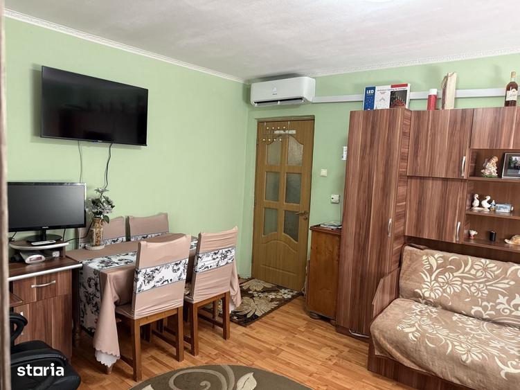Apartament cu 2 camere în Micro 15