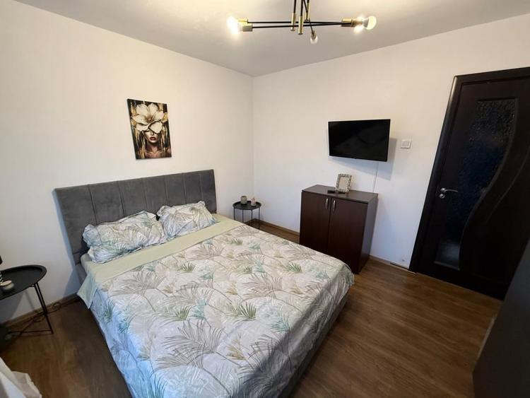 Apartament cu 3 camere decomandat în Dacia