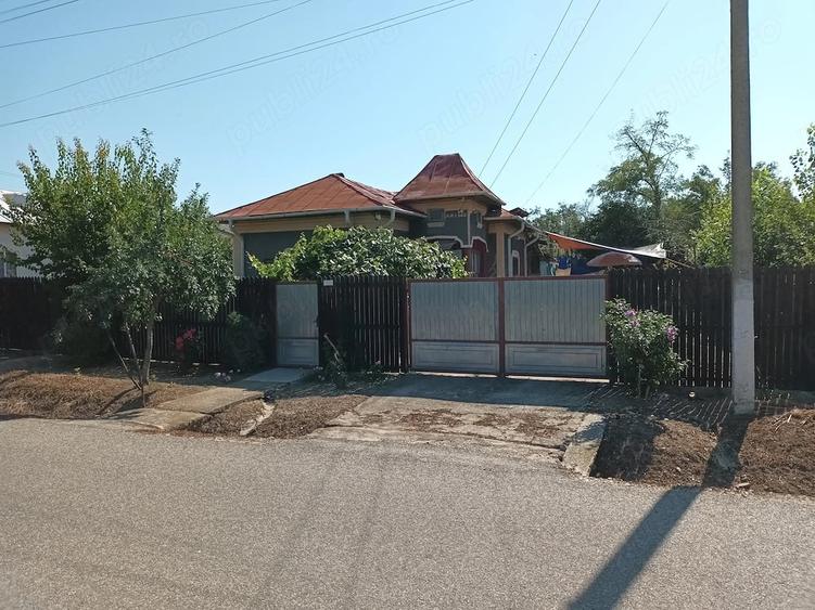 Casă cu 3 camere cu Teren 1736 Mp în Martalogi