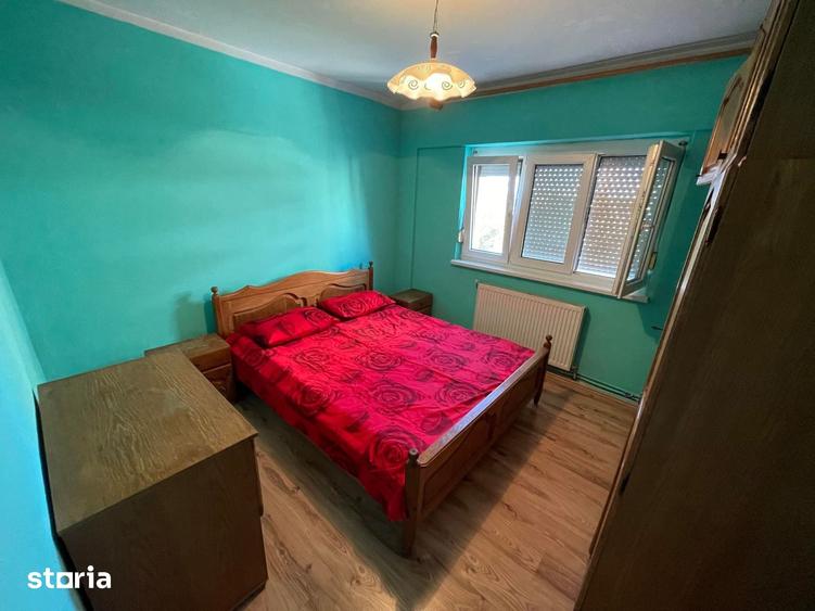 Apartament cu 4 camere decomandat în Micro 16