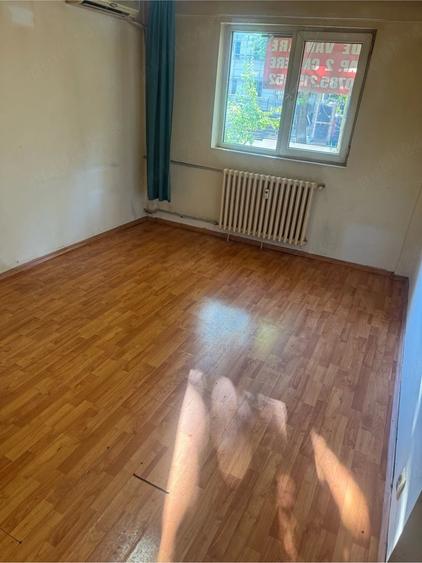 Apartament cu 2 camere semidecomandat în Berceni