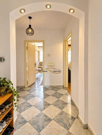 Apartament cu 3 camere decomandat în 9 Mai