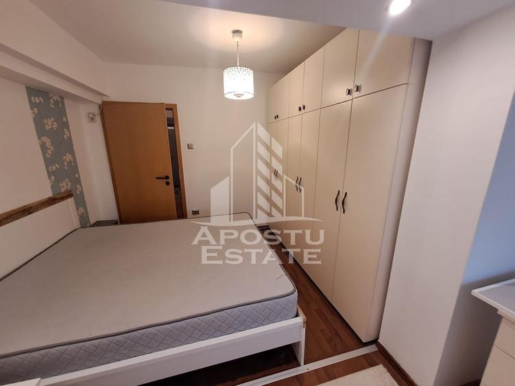 Apartament cu 3 camere decomandat, mobilat în Aradului