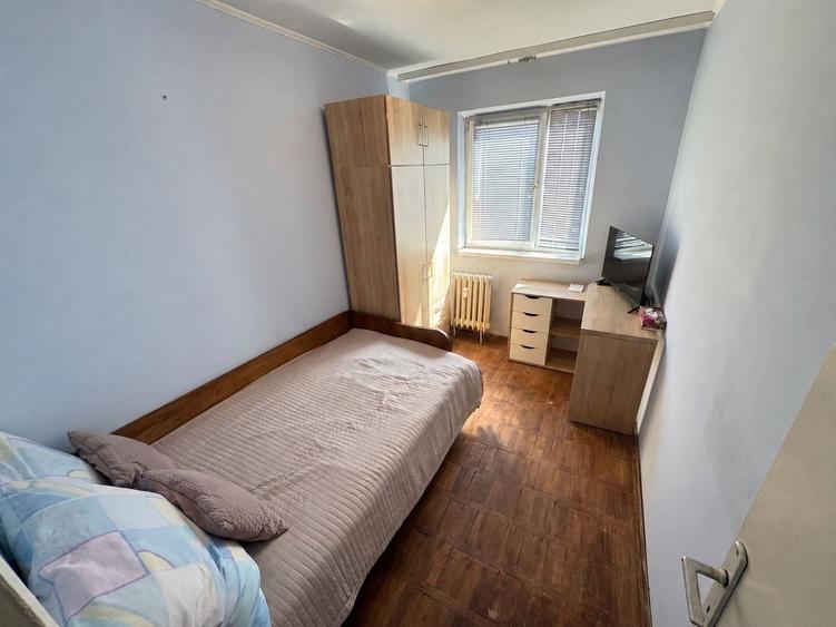 Apartament cu 3 camere semidecomandat, mobilat în Km 4-5