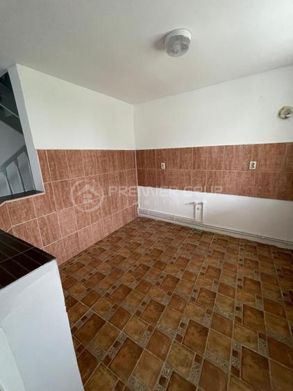 Casă individuală cu 5 camere cu Canalizare în Lunca Cetățuii