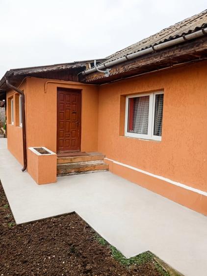 Casă individuală cu 4 camere cu Canalizare în Șerbănești