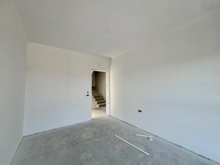 Casă cu 4 camere cu Teren 316 Mp în Săcălaz