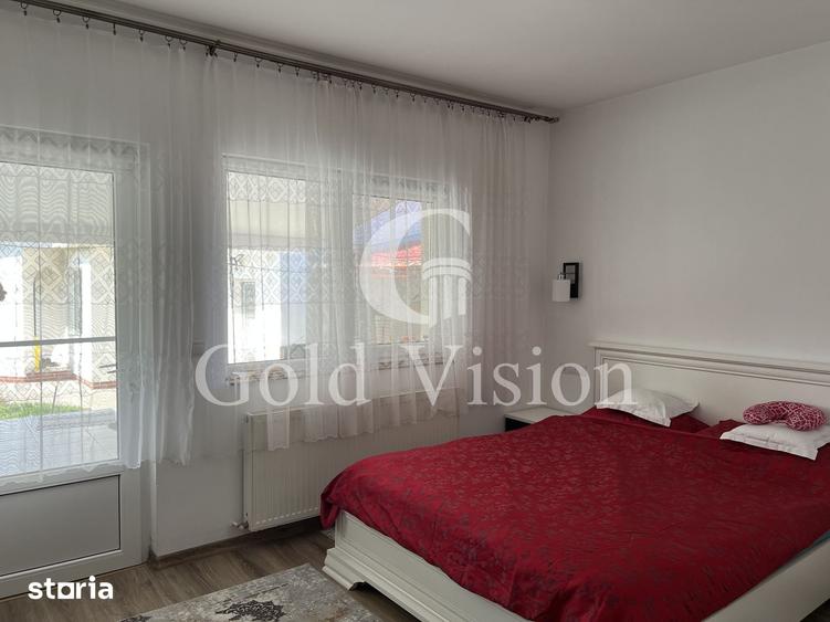 Casă cu 7 camere cu Teren 2000 Mp în Central