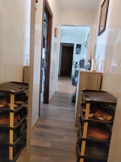 Apartament cu 2 camere decomandat în Poarta 6