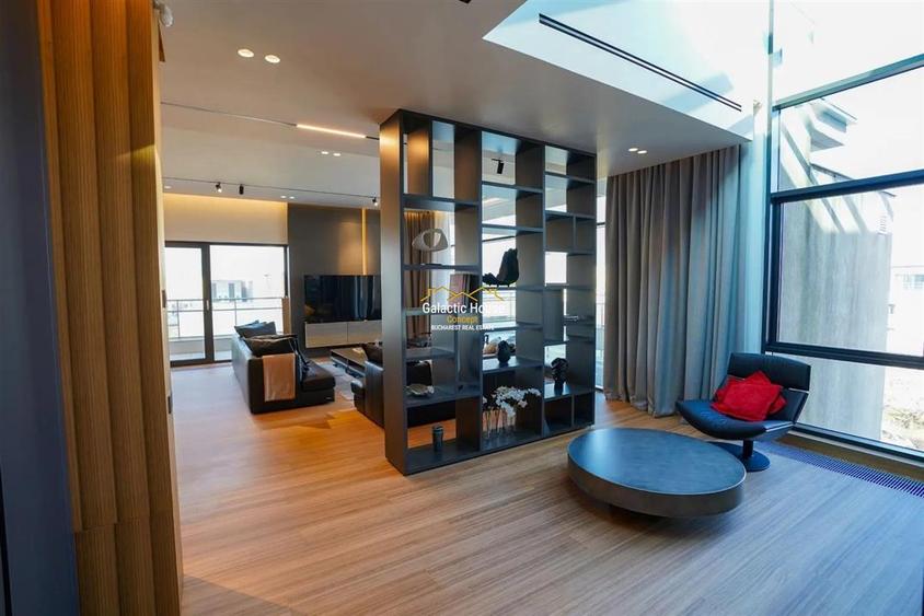 Penthouse cu 5 camere decomandat în Băneasa
