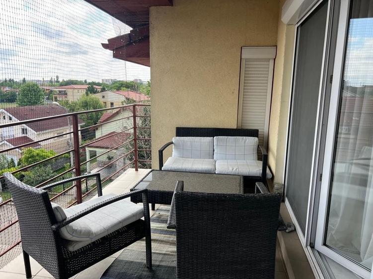 Apartament cu 4 camere decomandat în Central